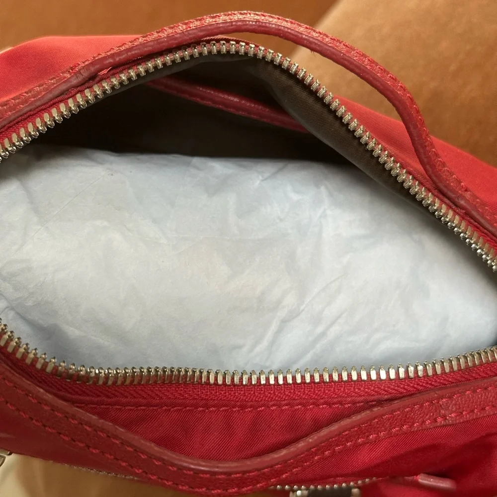 Tumi Voyageur Crimson Red Nylon Cosmetic Case Travel Toiletry Makeup Bag Rare